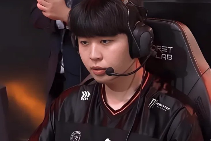 Kanavi：我认为LPL是矛LCK是盾 最近矛经常断但随时可能反转局势